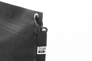 Trousse de toilette étanche et zippée en polyester RPET personnalisable