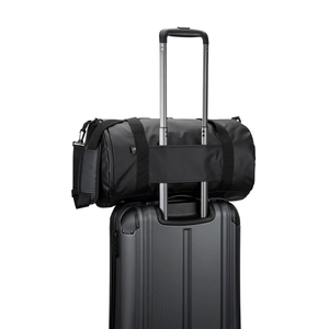 Sac de sport cylindrique en polyester recyclé haute densité 600D avec compartiment latéral pour les chaussures personnalisable